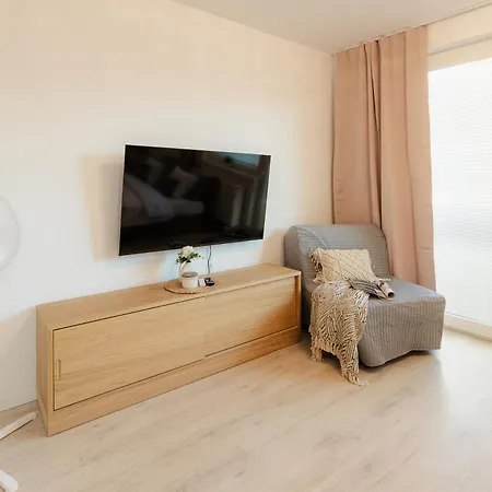 Appartement Airport With Balcony *