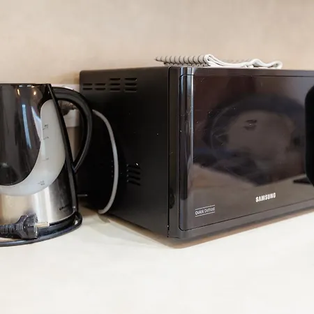 아파트 Airport With Balcony