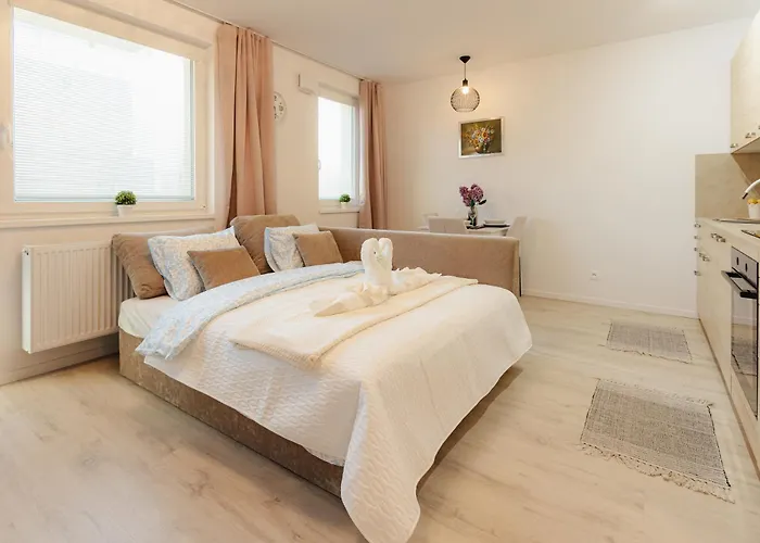 דירה Airport With Balcony