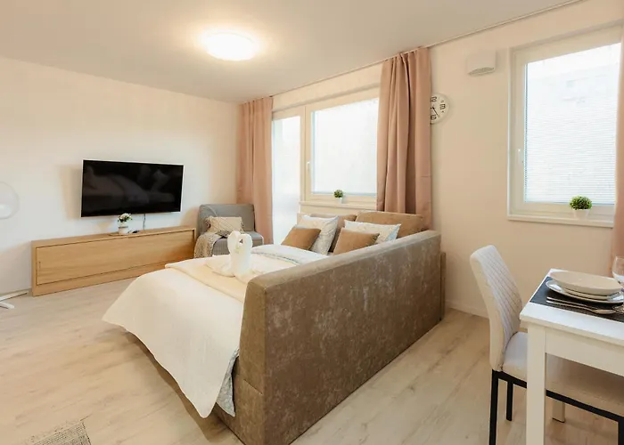 Airport With Balcony 아파트 브라티슬라바