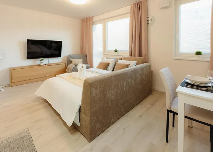 Airport With Balcony 아파트 브라티슬라바