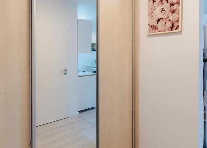 דירה Airport With Balcony